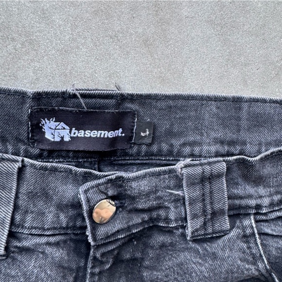 Vintage Y2K Baggy Embroidered Jorts - Picture 4 of 4